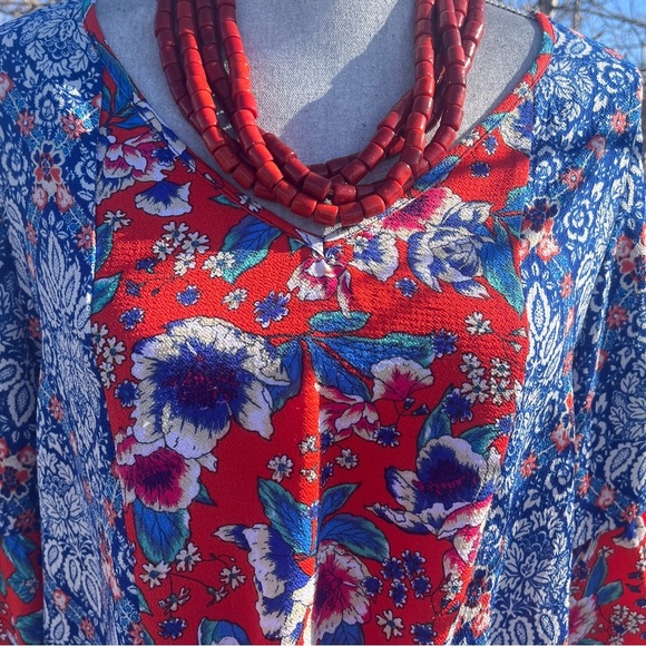 FIG AND FLOWER BOHO BLOUSE SIZE LG blue and red stylish top - Picture 3 of 16